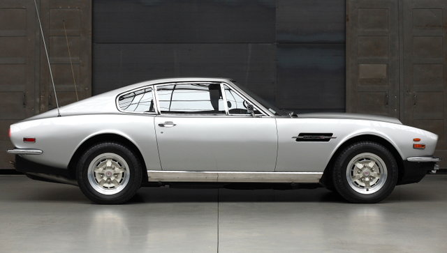 ASTON MARTIN V8 1978.jpg