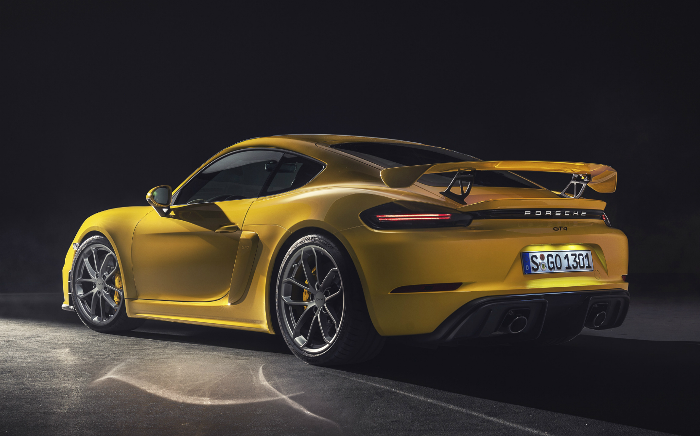 Cayman GT4