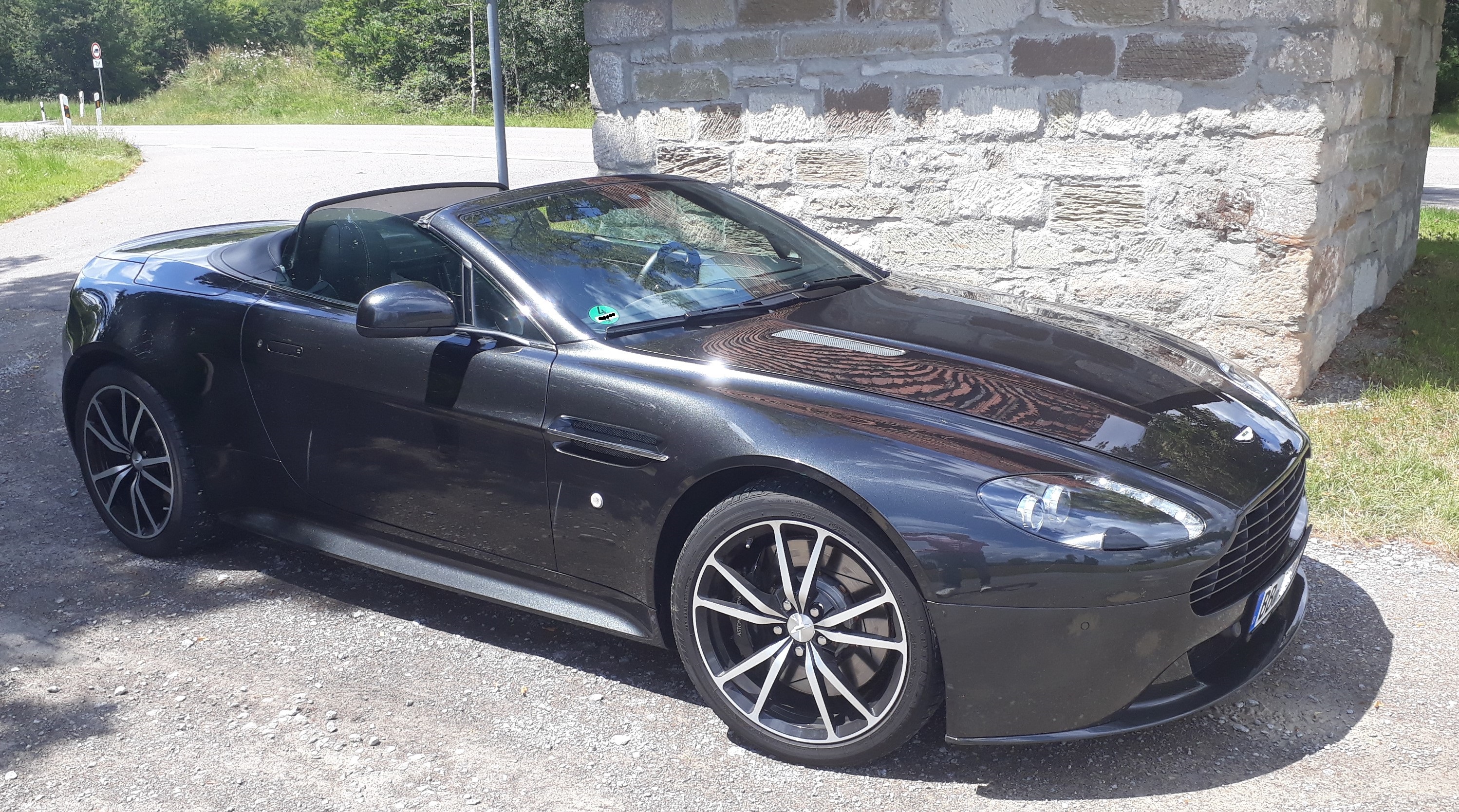 Aston 1.jpg