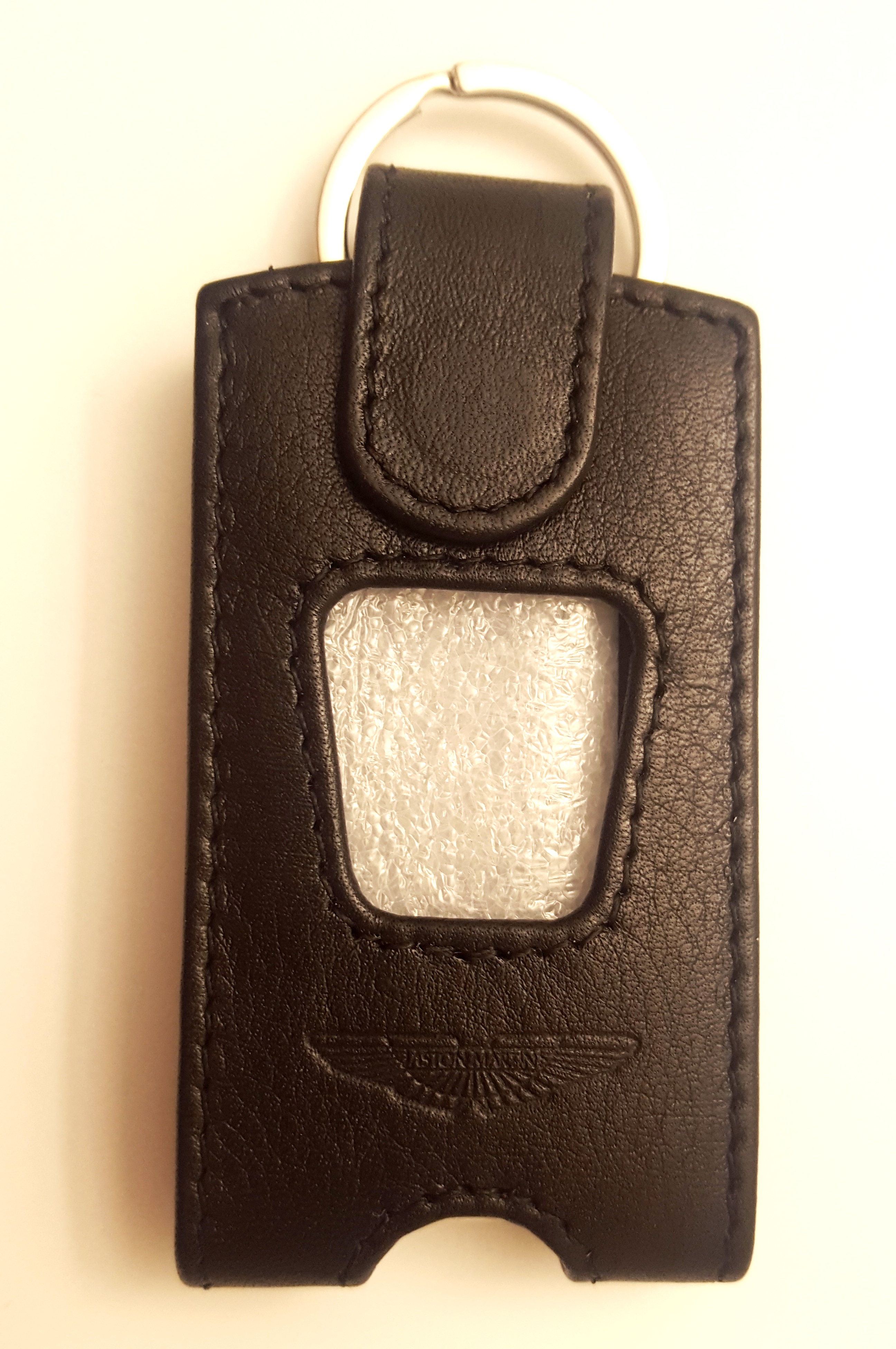 Aston Martin Schlüsseletui Glasschlüssel Bild 1.jpg