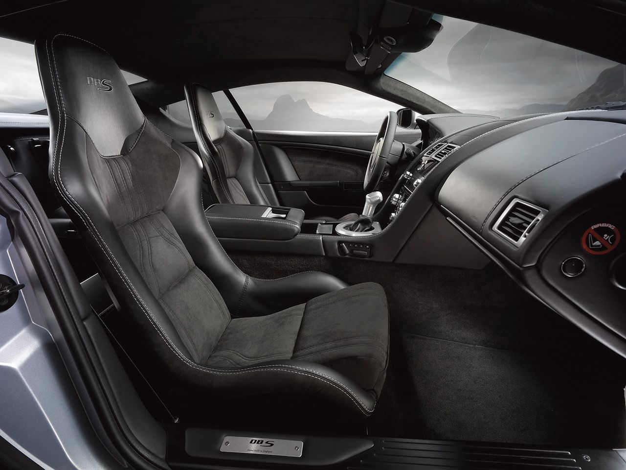 Aston-Martin-DBS lightweight seats.jpg