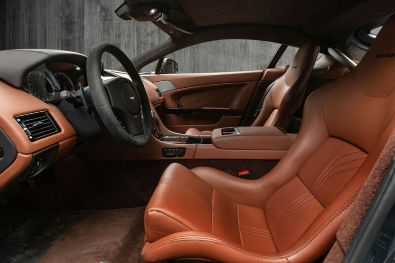 Aston Martin V8 Vantage S Carbon Light Weight Seat.jpg