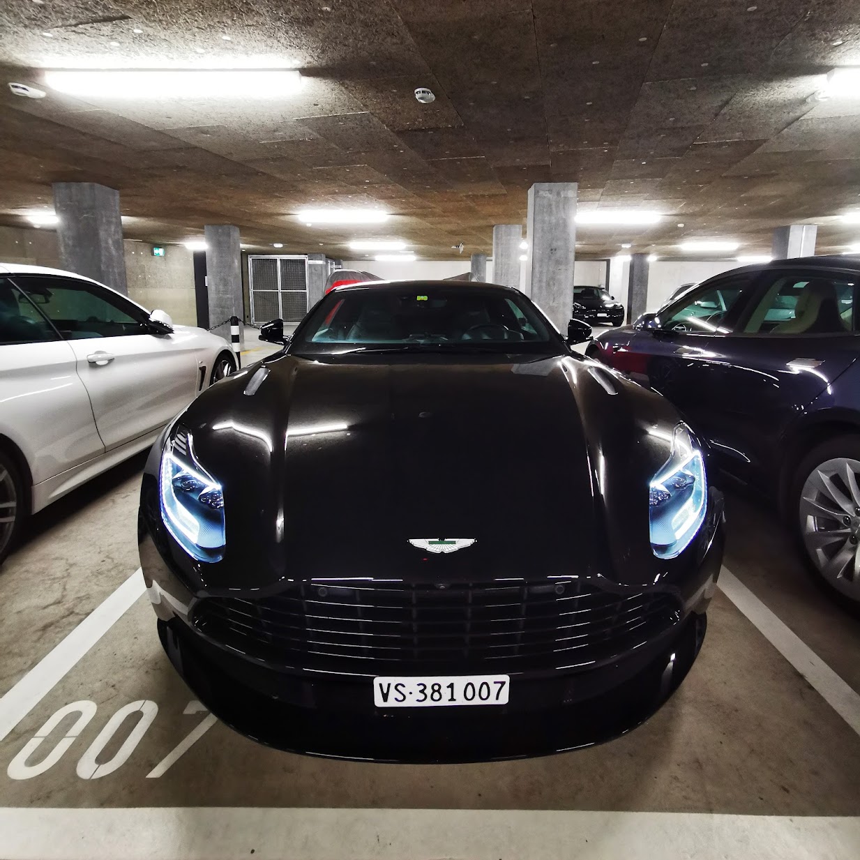 Aston (8).jpg